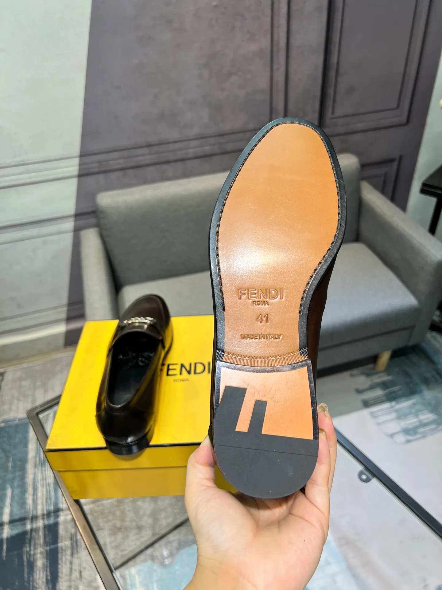 Men's shoes 💰940 [FENDI] Fendi men's business casual leather shoes imported brand cloth/calf leather/open edge beads/brand logo printing -Inner lining: comfortable cowhide lining -Outsole: genuine leather outsole with rubber backing embedded in the heel, perfect injection molding -Super high quality control·Fine workmanship: highlighted (high-end·luxury·grade) -Size: 39-44.38.45.46 Customized, non-returnable
